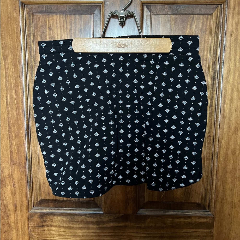 Black And White Patterned Skort - image 5